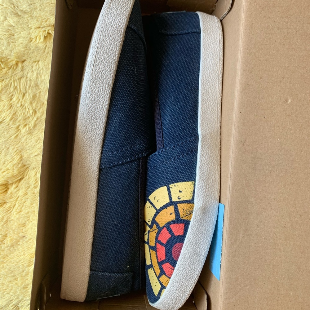 Toms Sneaker Like New, Never Worn